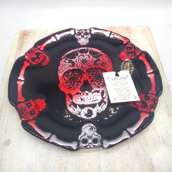☠️Handmade Glass Skull Plate - Picture 1 of 3